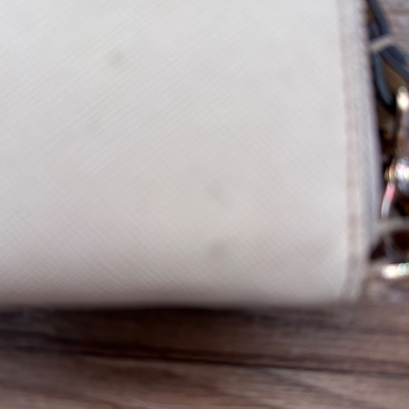 Lot of 2 henry Bendel wallets - Picture 7 of 9